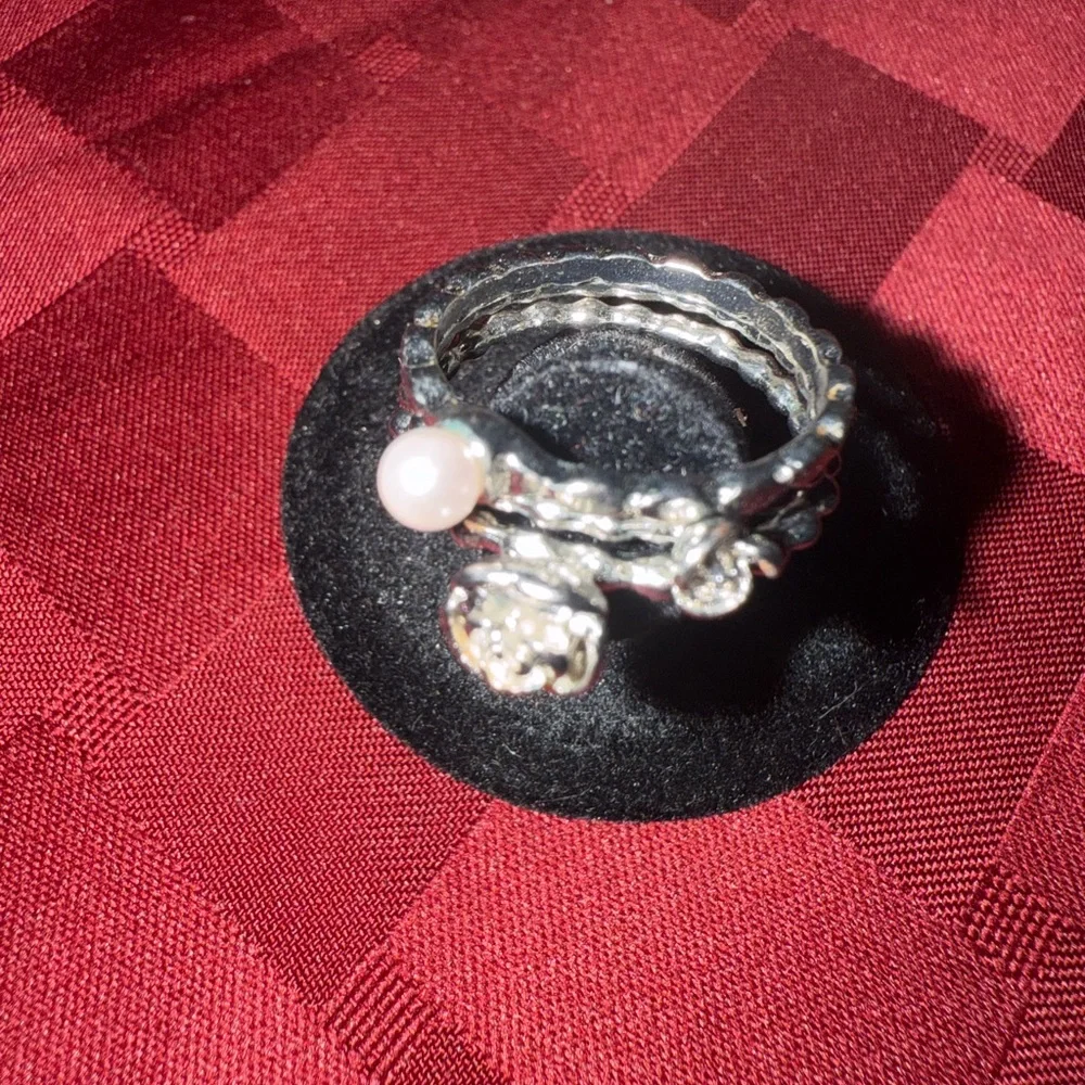 Elegant Silver tone Ring Set‎ 3 pc with silver roses